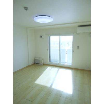 Ａｍｙ　Ⅴ 103【管理NO：1-017290601-01030】 ★家具家電は申し込み後に搬入します★の物件画像
