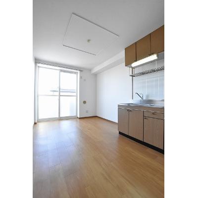 サンパーク 201【管理NO：1-009630301-02010】 ★家具家電は申し込み後に搬入します★ ★2026年10月上旬入居可能★の物件画像