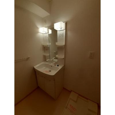 リュブミラーカⅡＡ 103【管理NO：1-016146401-01030】 ★家具家電は申し込み後に搬入します★ ★2026年10月上旬入居可能★の物件画像