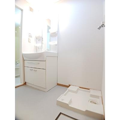 イーズヒル 201【管理NO：1-015018001-02010】 ★家具家電は申し込み後に搬入します★の物件画像