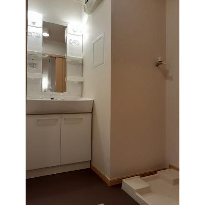 シトラス 201【管理NO：1-015834701-02010】 ★家具家電は申し込み後に搬入します★ ★2026年10月中旬入居可能★の物件画像