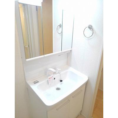 バニラホワイト 201【管理NO：1-024076801-02010】 ★家具家電は申し込み後に搬入します★ ★2026年09月上旬入居可能★の物件画像