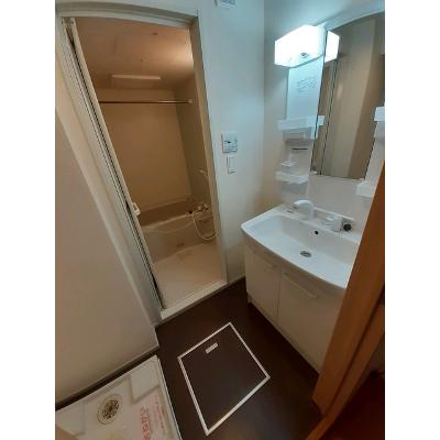 フローラ 203【管理NO：1-019823601-02030】 ★家具家電は申し込み後に搬入します★ ★2026年09月上旬入居可能★の物件画像
