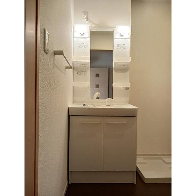 グリーングラスＢ 102【管理NO：1-018946802-01020】 ★家具家電は申し込み後に搬入します★の物件画像