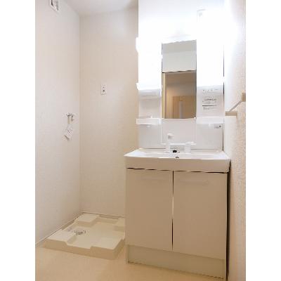 サクラ 101【管理NO：1-021610101-01010】 ★家具家電は申し込み後に搬入します★ ★2026年10月上旬入居可能★の物件画像