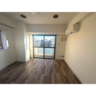 ユニオンマンスリー船橋８　301　1R・シングル☆【禁煙ルーム】人気の角部屋！デスク・チェア＆たっぷり収納2ドア冷蔵庫など生活家電のあるお部屋/駅近くには東武百貨店など複数あり買い物に便利の物件画像