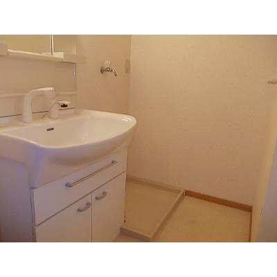 サンコリーヌ 203【管理NO：1-012773701-02030】 ★家具家電は申し込み後に搬入します★ ★2026年10月下旬入居可能★の物件画像