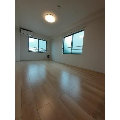 シュトラール 303【管理NO：1-027353301-03030】 ★家具家電は申し込み後に搬入します★ ★2026年10月中旬入居可能★の物件画像