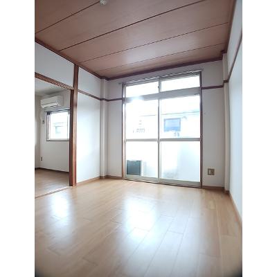 スマイルジョイ 205【管理NO：1-003399501-02040】 ★家具家電は申し込み後に搬入します★の物件画像