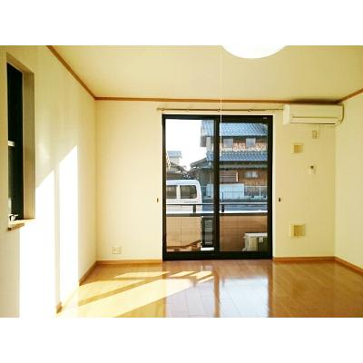 ピーチハウス 101【管理NO：1-012570401-01010】 ★家具家電は申し込み後に搬入します★の物件画像