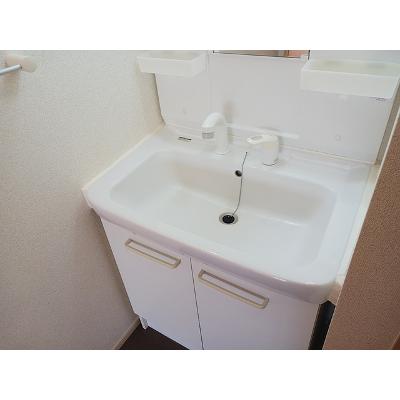 シャン・ド・フルール　Ｂ 201【管理NO：1-018860802-02010】 ★家具家電は申し込み後に搬入します★の物件画像