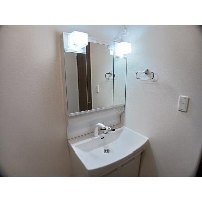 フラワープラス 201【管理NO：1-028231901-02010】 ★家具家電は申し込み後に搬入します★ ★2026年09月中旬入居可能★の物件画像
