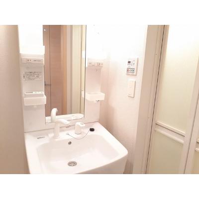 フォレスト　フィールド 203【管理NO：1-016217701-02030】 ★家具家電は申し込み後に搬入します★の物件画像