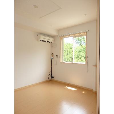 サンシャイン高津 102【管理NO：1-016403401-01020】 ★家具家電は申し込み後に搬入します★の物件画像