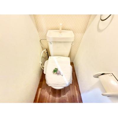 【三重県桑名市/西桑名駅/駐車場/バストイレ別・独立洗面台/洋室8.1帖】セピアコートⅡ ファミマンの物件画像