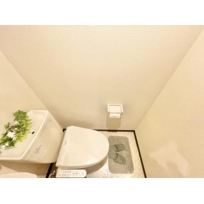 【名古屋市西区/庄内通駅徒歩12分/ネット無料/洋室7.2帖/バストイレ別・独立洗面台/オートロック】ラフィネ又穂 ファミマンの物件画像