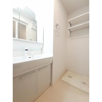 メゾン　ド　コルヌイエ　Ⅱ 104【管理NO：1-027435802-01040】 ★家具家電は申し込み後に搬入します★の物件画像