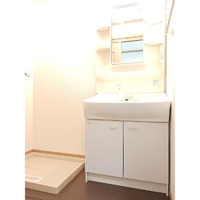アモロッソ・フローラリア 101【管理NO：1-011947001-01010】 ★家具家電は申し込み後に搬入します★の物件画像