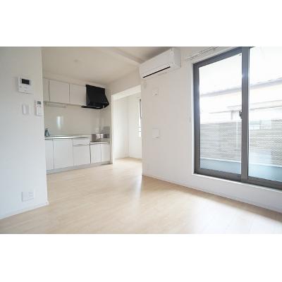 エアリーコート 201【管理NO：1-023672201-02010】 ★家具家電は申し込み後に搬入します★の物件画像