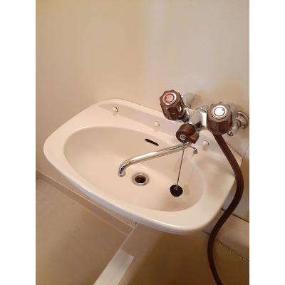 エルディム秀和 202【管理NO：1-001577301-02020】 ★家具家電は申し込み後に搬入します★ ★2026年10月下旬入居可能★の物件画像