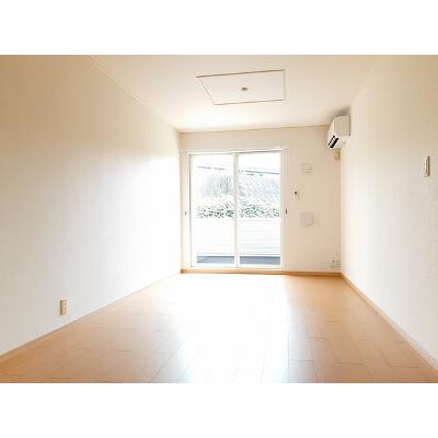 パティオ 102【管理NO：1-016209901-01020】 ★家具家電は申し込み後に搬入します★ ★2026年10月中旬入居可能★の物件画像