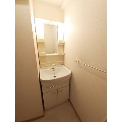 ラウンド　ヒルズ　イースト 102【管理NO：1-012640401-01020】 ★家具家電は申し込み後に搬入します★ ★2026年10月上旬入居可能★の物件画像
