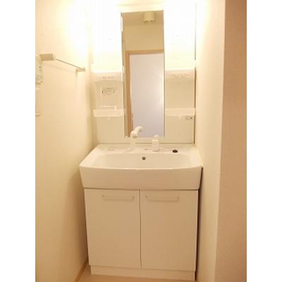 クィーンベル　Ⅱ 201【管理NO：1-016972201-02010】 ★家具家電は申し込み後に搬入します★の物件画像