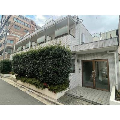 ＜角部屋＞JR・東西線『中野駅』徒歩9分！中野ブロードウェイ・サンモール商店街至近でお買い物に便利！オートロック付・鉄筋コンクリート造マンション・出張でのご利用や学生さんにもオススメです◇ＭＨ中野Ｃの物件画像