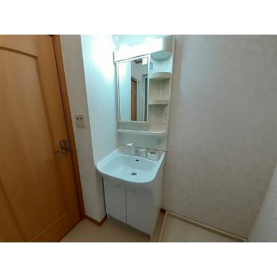 ローゼンハイム 102【管理NO：1-012114901-01020】 ★家具家電は申し込み後に搬入します★の物件画像
