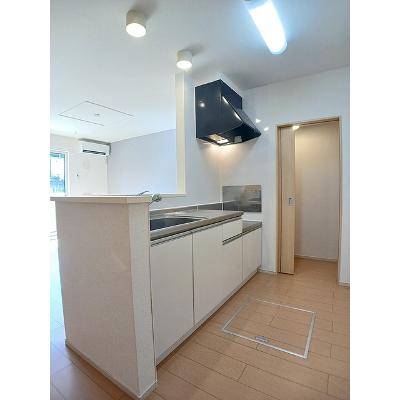 フォーリスト・パーク 103【管理NO：1-017284701-01030】 ★家具家電は申し込み後に搬入します★の物件画像