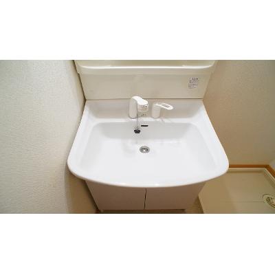 ヒューゲル・ハオス 102【管理NO：1-012039401-01020】 ★家具家電は申し込み後に搬入します★ ★2026年09月上旬入居可能★の物件画像