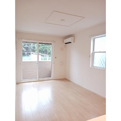 インノバール 101【管理NO：1-021556301-01010】 ★家具家電は申し込み後に搬入します★ ★2026年10月中旬入居可能★の物件画像