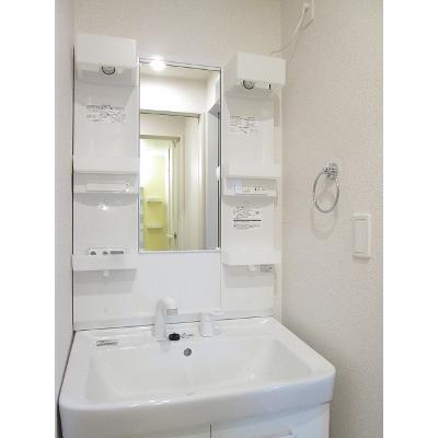 インノバール 101【管理NO：1-021556301-01010】 ★家具家電は申し込み後に搬入します★ ★2026年10月中旬入居可能★の物件画像