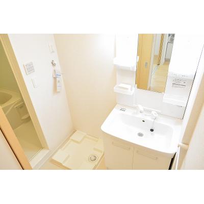 フォンテーヌ新高根 101【管理NO：1-022941601-01010】 ★家具家電は申し込み後に搬入します★ ★2026年10月中旬入居可能★の物件画像