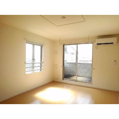 リヴェール 201【管理NO：1-018571701-02010】 ★家具家電は申し込み後に搬入します★ ★2026年10月中旬入居可能★の物件画像