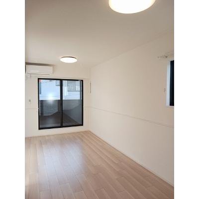 ダイアリー 201【管理NO：1-028192901-02010】 ★家具家電は申し込み後に搬入します★の物件画像