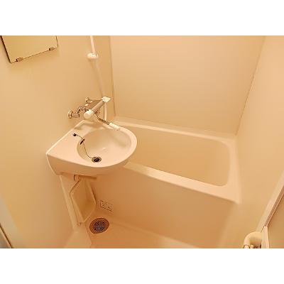 アメニティ名駅 102【管理NO：1-007316701-01020】 ★家具家電は申し込み後に搬入します★の物件画像