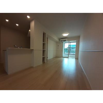 サクラーレ　Ⅱ 102【管理NO：1-026834202-01020】 ★家具家電は申し込み後に搬入します★の物件画像