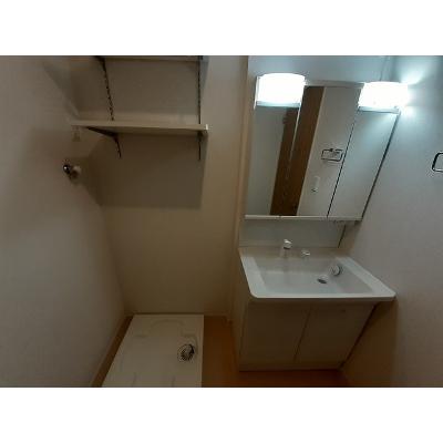 サクラーレ　Ⅱ 102【管理NO：1-026834202-01020】 ★家具家電は申し込み後に搬入します★の物件画像