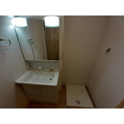 レジェンド 202【管理NO：1-026447301-02020】 ★家具家電は申し込み後に搬入します★の物件画像