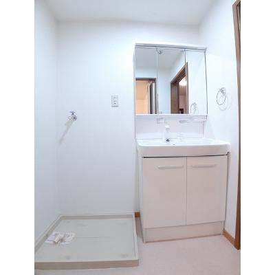 ラトゥール 102【管理NO：1-007829001-01020】 ★家具家電は申し込み後に搬入します★の物件画像