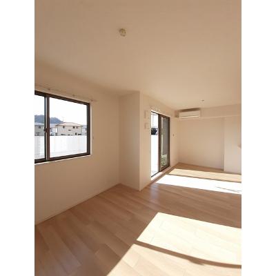 モン・レーヴ 102【管理NO：1-023509501-01020】 ★家具家電は申し込み後に搬入します★の物件画像