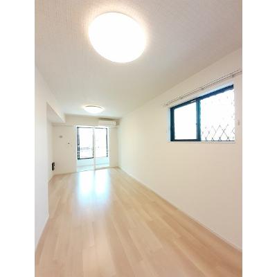 アルバーダ　スカイ 101【管理NO：1-027240001-01010】 ★家具家電は申し込み後に搬入します★の物件画像