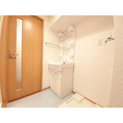 グロリオーサ 207【管理NO：1-014073201-02070】 ★家具家電は申し込み後に搬入します★ ★2026年10月中旬入居可能★の物件画像