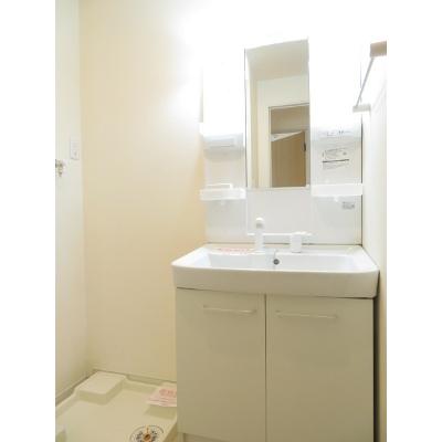 ラフィーナ 102【管理NO：1-022645301-01020】 ★家具家電は申し込み後に搬入します★の物件画像