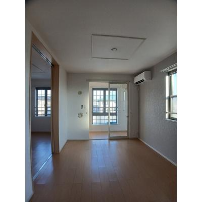 ラビアンローズ 201【管理NO：1-020229601-02010】 ★家具家電は申し込み後に搬入します★の物件画像