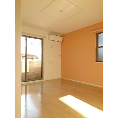 オレンジ　グローブ 101【管理NO：1-021905401-01010】 ★家具家電は申し込み後に搬入します★ ★2026年09月下旬入居可能★の物件画像