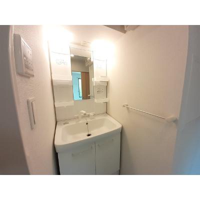 サンリット王禅 301【管理NO：1-020893401-03010】 ★家具家電は申し込み後に搬入します★ ★2026年09月上旬入居可能★の物件画像
