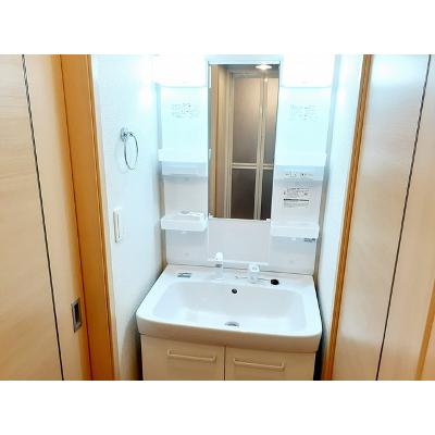 ヴェスペリア 102【管理NO：1-016818601-01020】 ★家具家電は申し込み後に搬入します★ ★2026年10月下旬入居可能★の物件画像