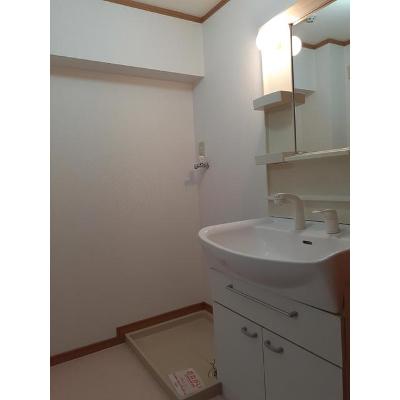 ラモーリ緑 101【管理NO：1-012482201-01010】 ★家具家電は申し込み後に搬入します★ ★2026年11月中旬入居可能★の物件画像
